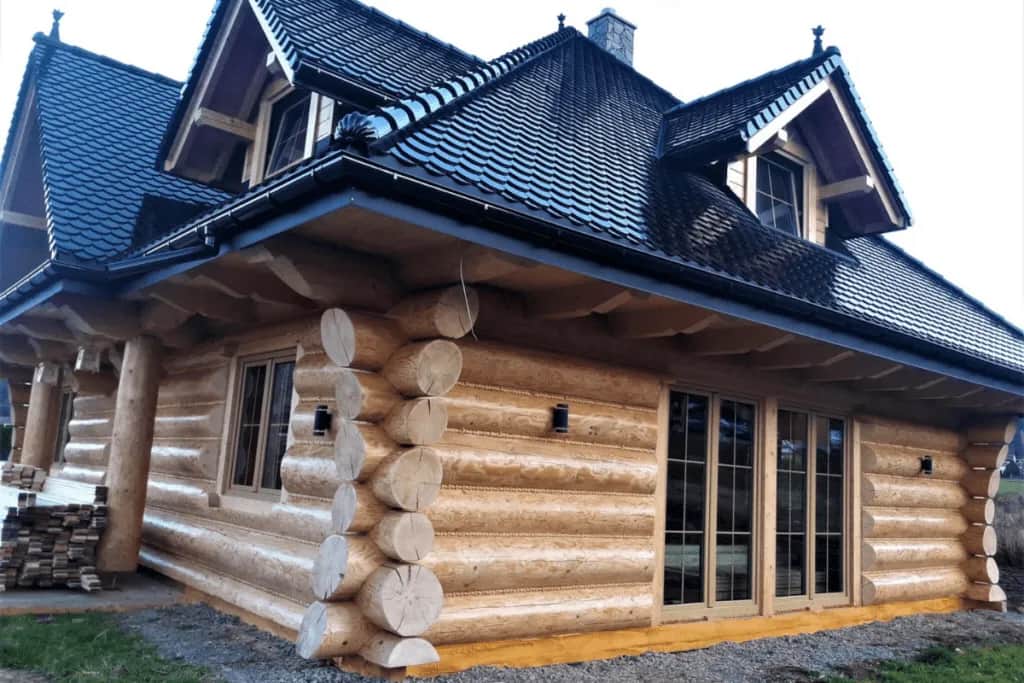 Dom z bali czy murowany – co wybrać dla trwałego i taniego domu?