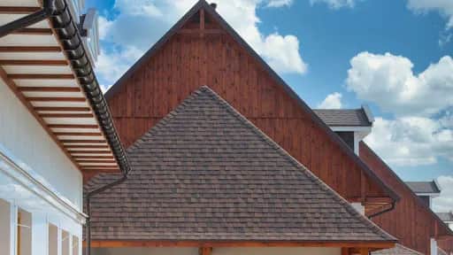 Gont na dach: Wybierz najlepsze materiały i uniknij kosztownych błędów