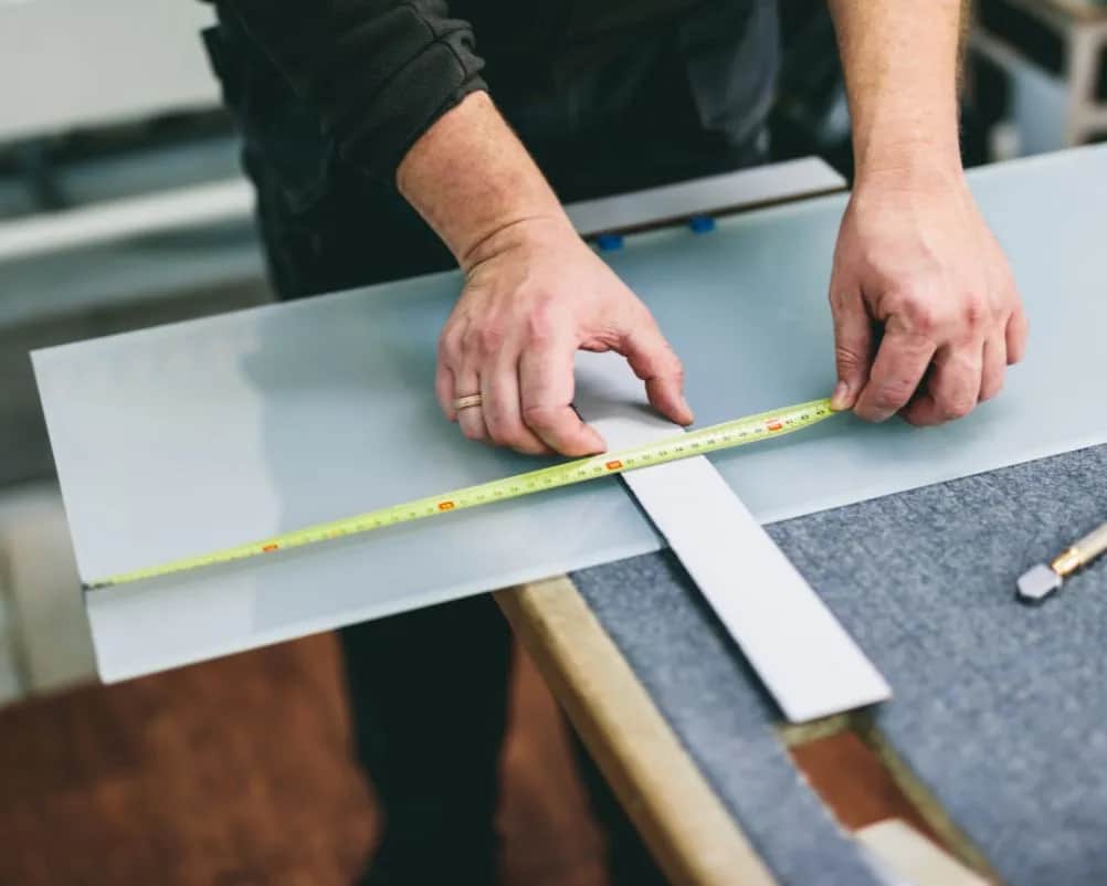 Czym ciąć konglomerat? Sprawdź najlepsze narzędzia i techniki