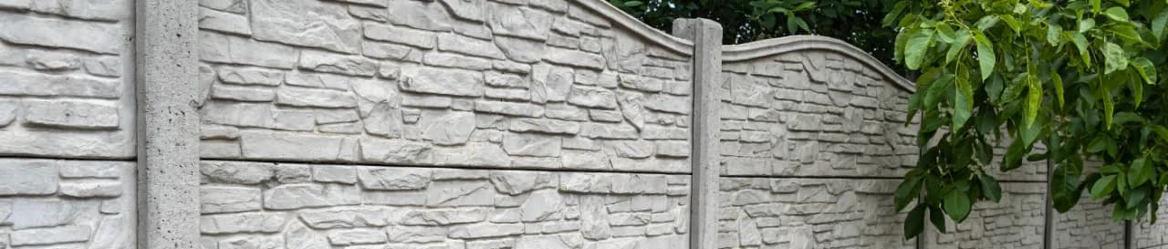 Czym pomalować płot betonowy, aby uniknąć łuszczenia i zniszczeń?