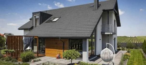 Jak połączyć dwa dachy dwuspadowe bez błędów i kosztownych poprawek