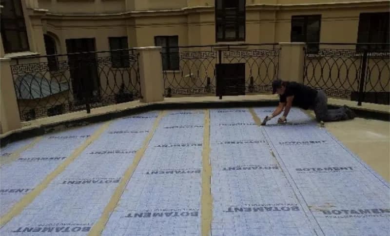 Jaką izolację na balkon wybrać, aby uniknąć problemów z wilgocią?