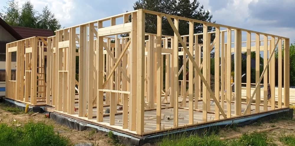 Jak budować dom szkieletowy krok po kroku i uniknąć najczęstszych błędów