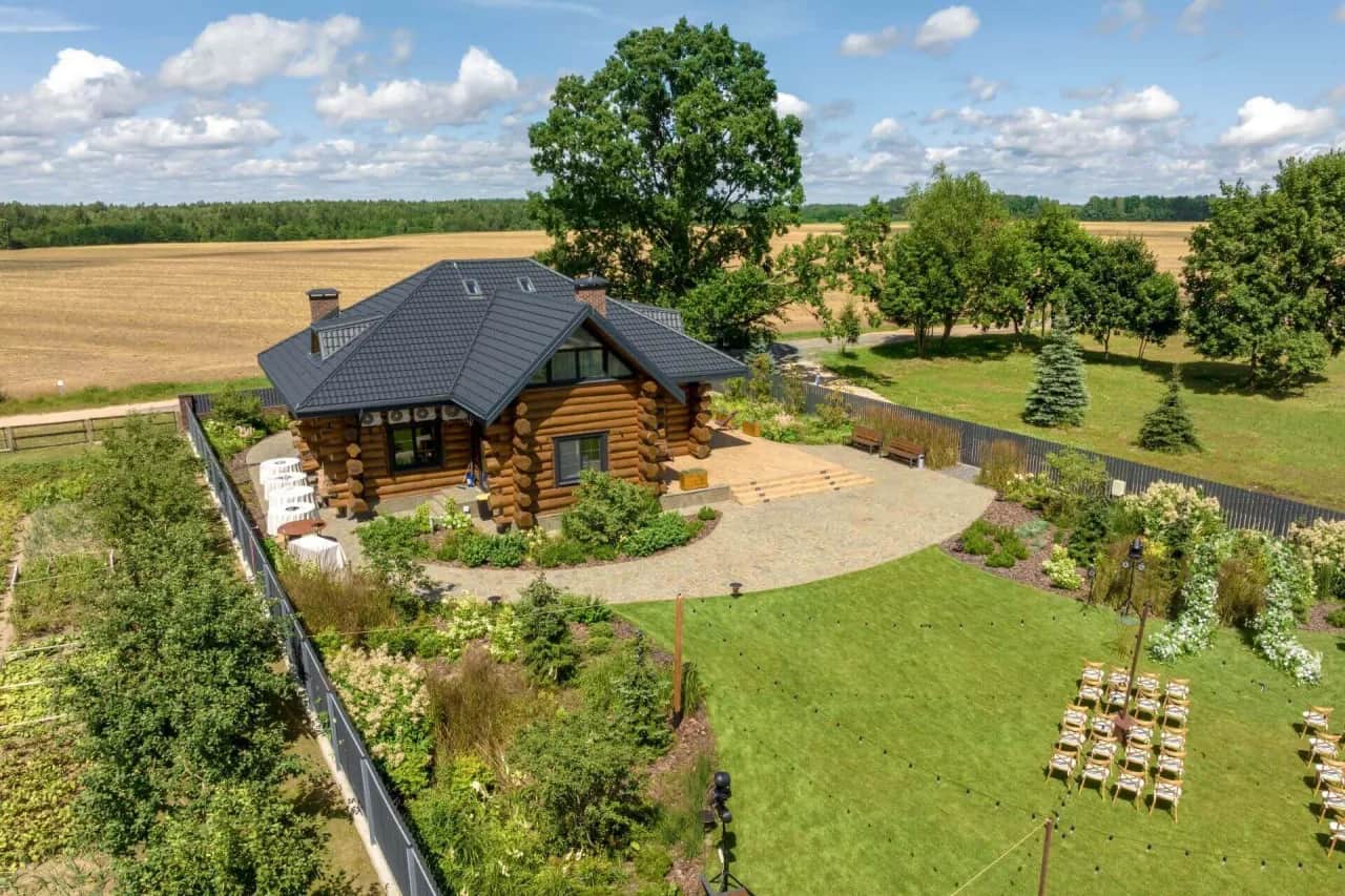 Ile kosztuje dom z bali? Sprawdź ceny i czynniki wpływające na koszty