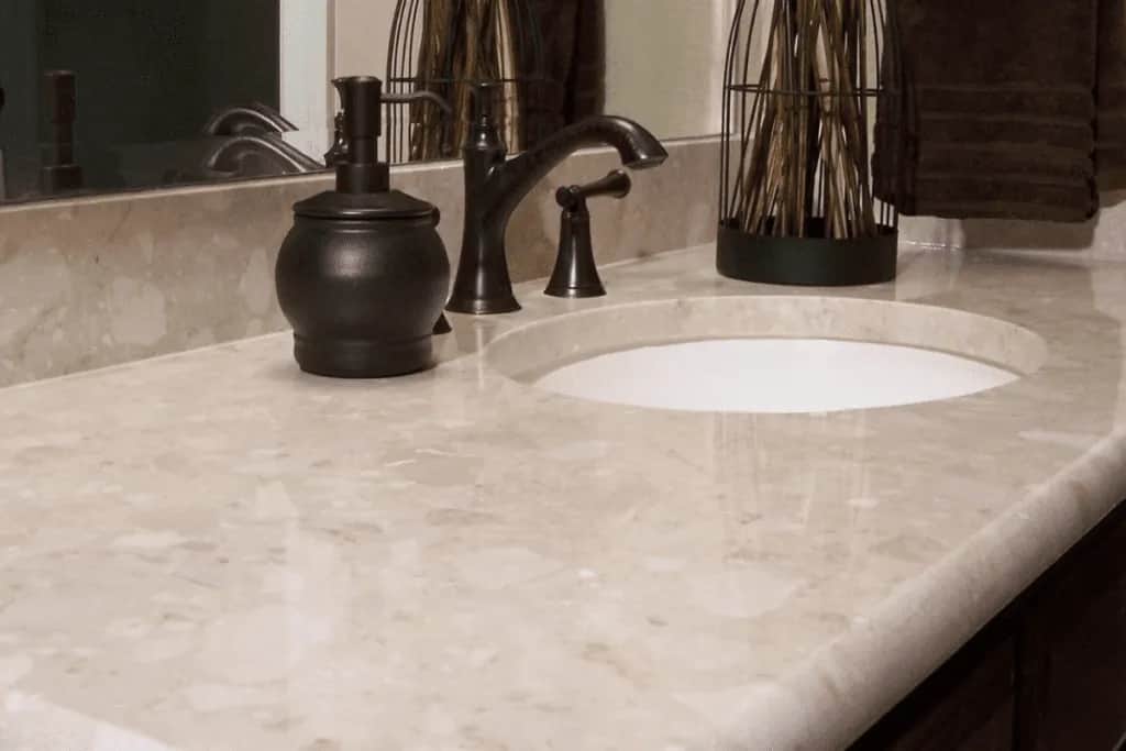 Konglomerat marmurowy: Właściwości, zastosowanie i pielęgnacja materiału