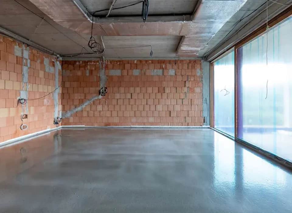 Jaki beton na posadzkę w domu? Wybierz najlepszy dla swojego wnętrza