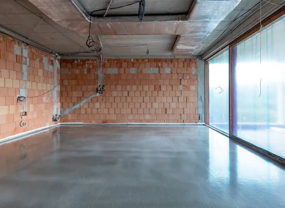 Jaki beton na posadzkę w domu? Wybierz najlepszy dla swojego wnętrza